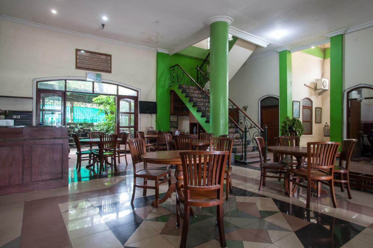 Reddoorz @ Genteng Surabaya 2 Exterior photo