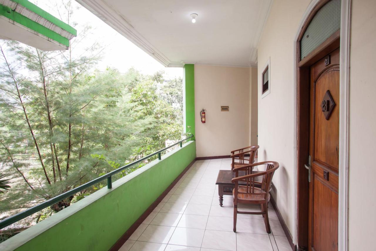 Reddoorz @ Genteng Surabaya 2 Exterior photo